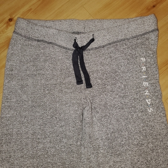 Camp David Women's FRIENDS Stamped Sweat Pants👖 - Picture 3 of 6